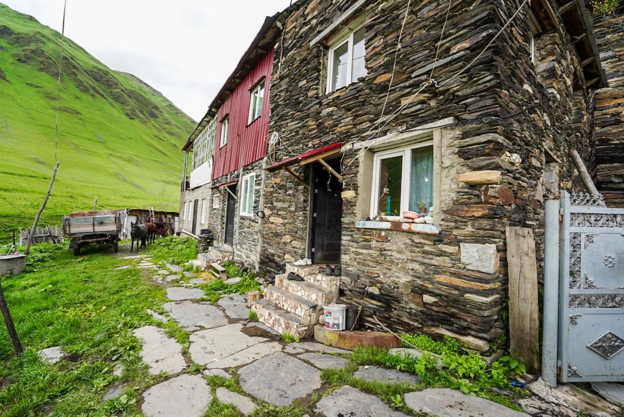 Bori'S Guesthouse Ушгули Экстерьер фото