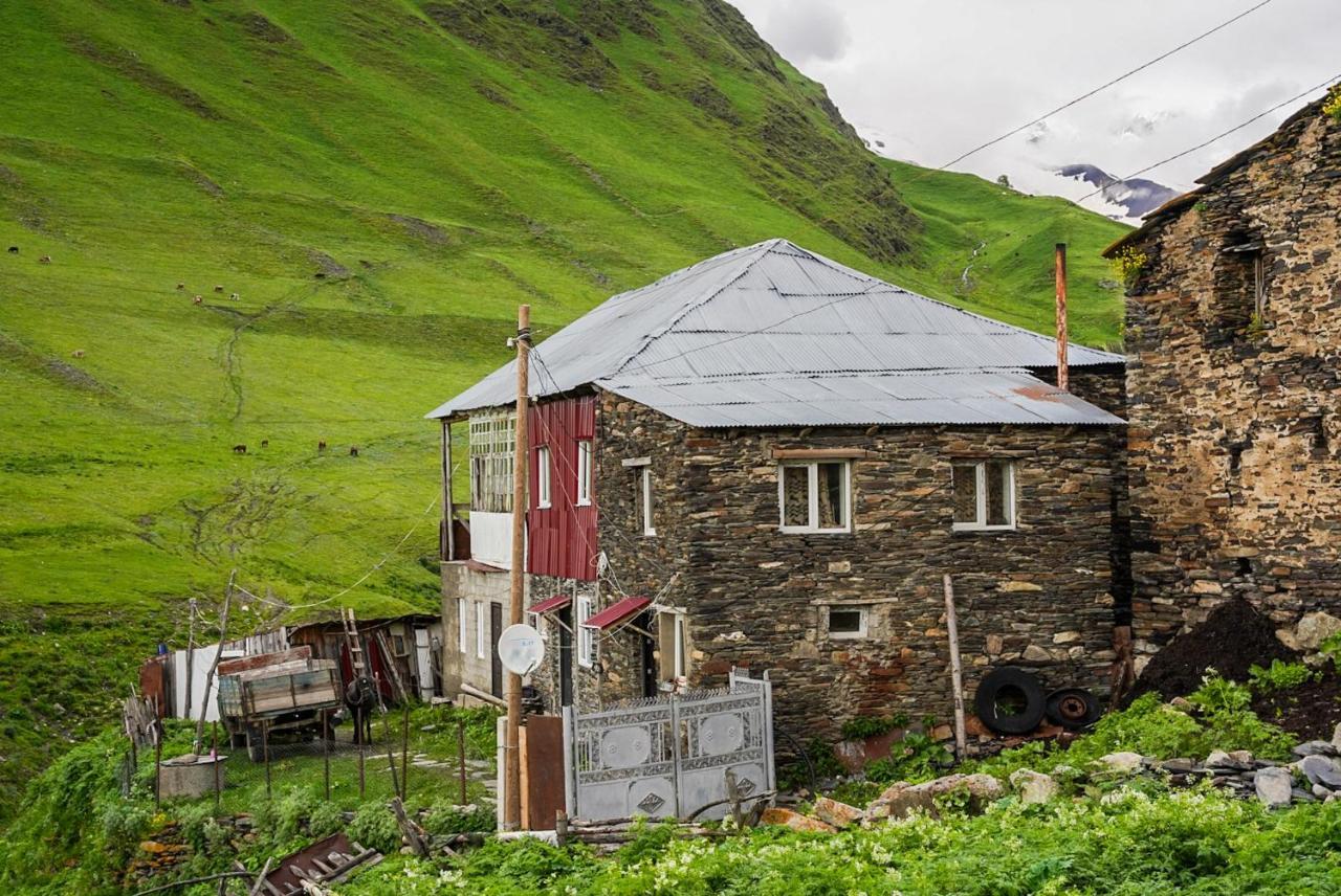 Bori'S Guesthouse Ушгули Экстерьер фото