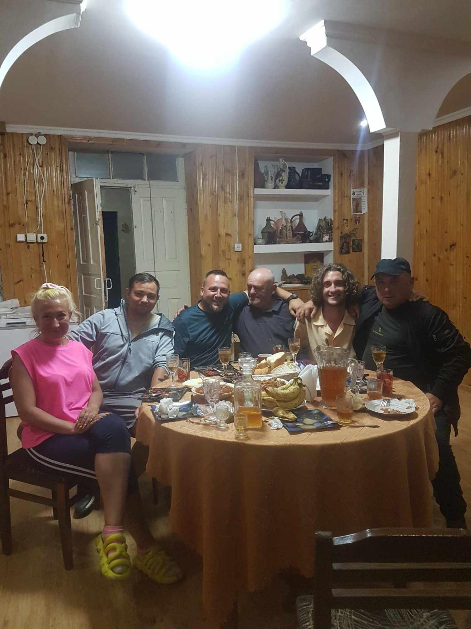 Bori'S Guesthouse Ушгули Экстерьер фото